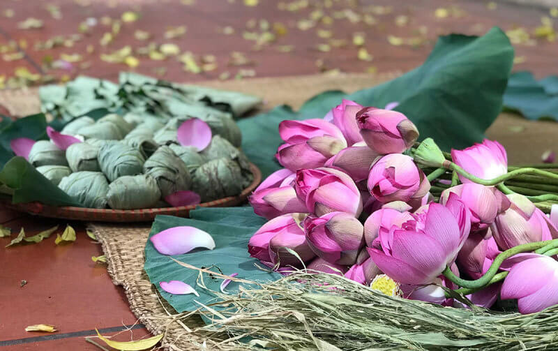 Trà sen xổi - Trà Sen ướp trong hoa sen tươi