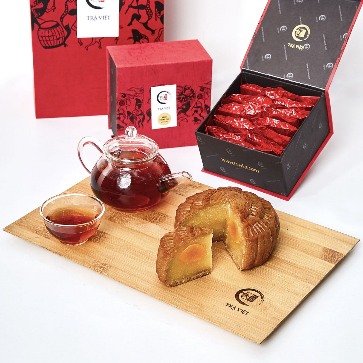 Bánh trung thu và trà