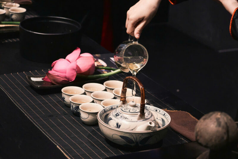 tra-sen-tea-show-00004 Trà Sen : The Tea Show (TICKET)