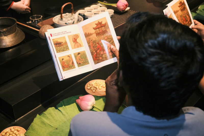 tra-sen-tea-show-00008 Trà Sen : The Tea Show (TICKET)