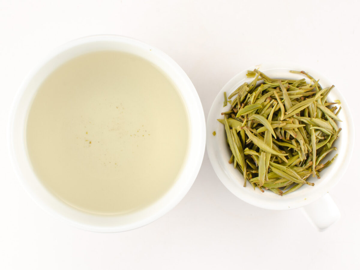 tra-vang-chen-tra-va-ba-tra